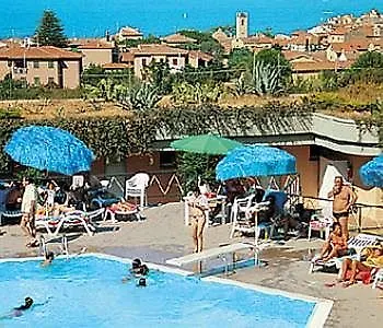Isola 3*