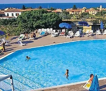Isola Hotel 3*