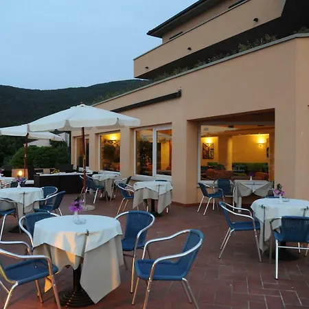Isola Hotel